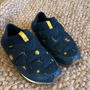 Teva ReEmber sun and moon